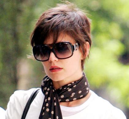 The interest in Katie Holmes’s hair never ends. She just keeps going ...